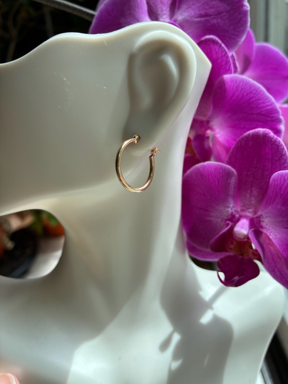 Classic 14k Gold Hoop Earring